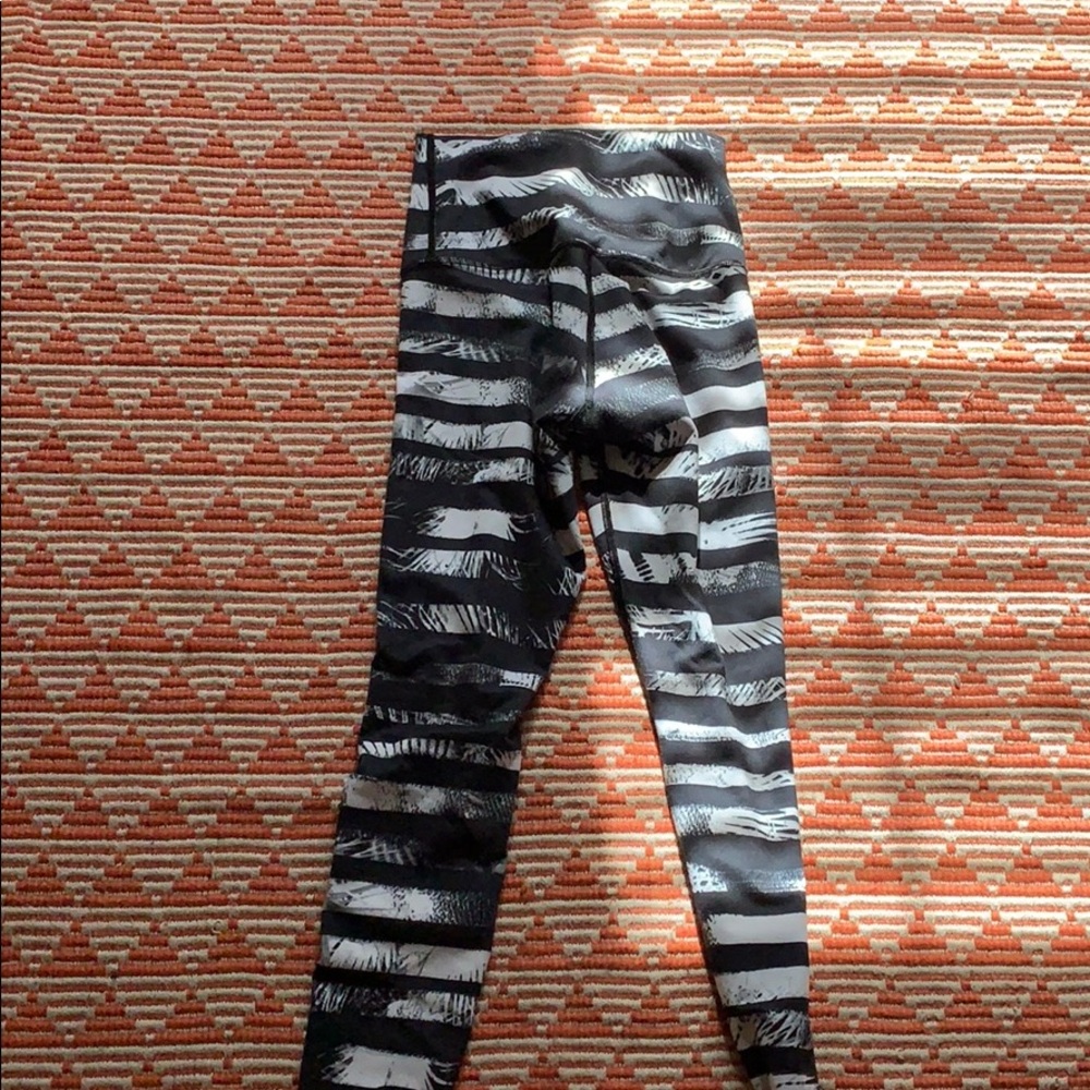 Lululemon leggings!